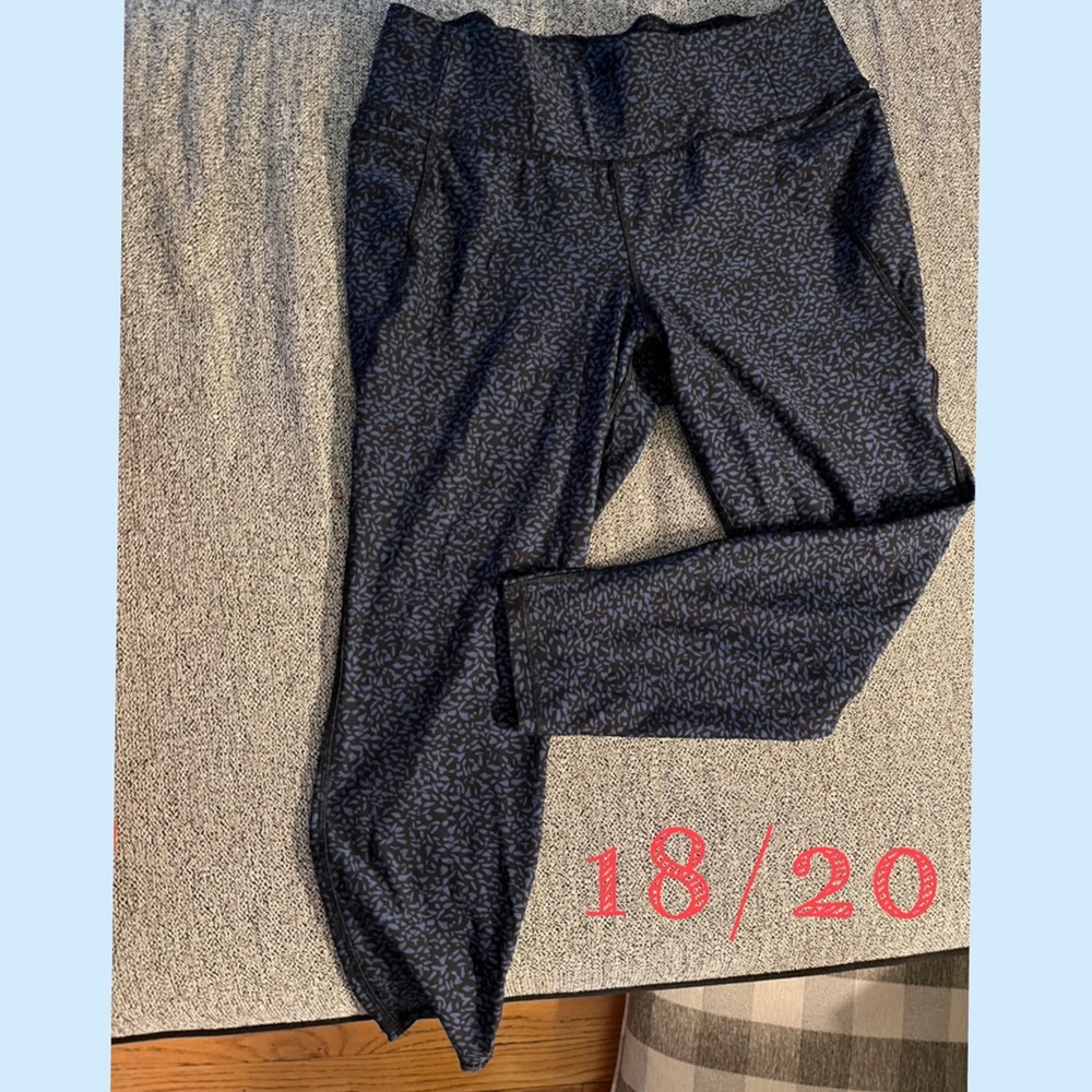 Livi Active 18/20 crop wicking